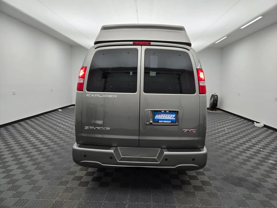 2025 GMC Savana - Image 4 of 21