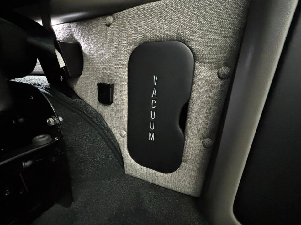 2025 GMC Savana - Image 12 of 21