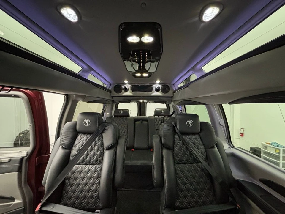 2025 GMC Savana - Image 2 of 21