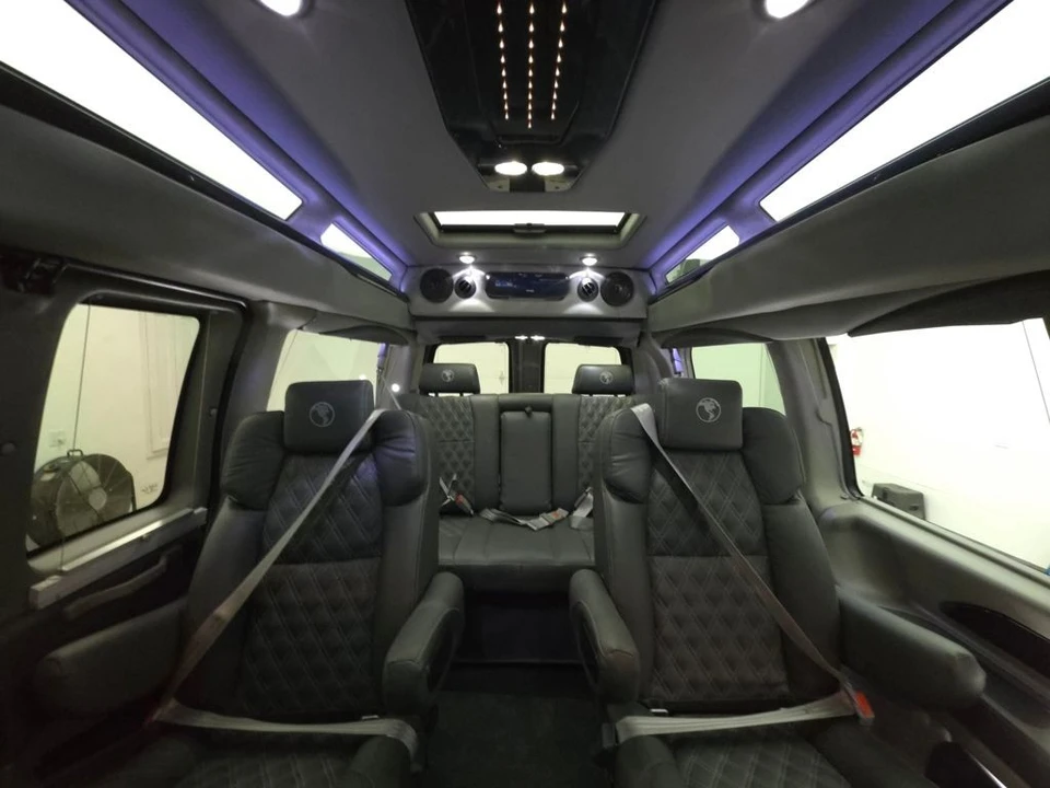 2025 GMC Savana - Image 2 of 21