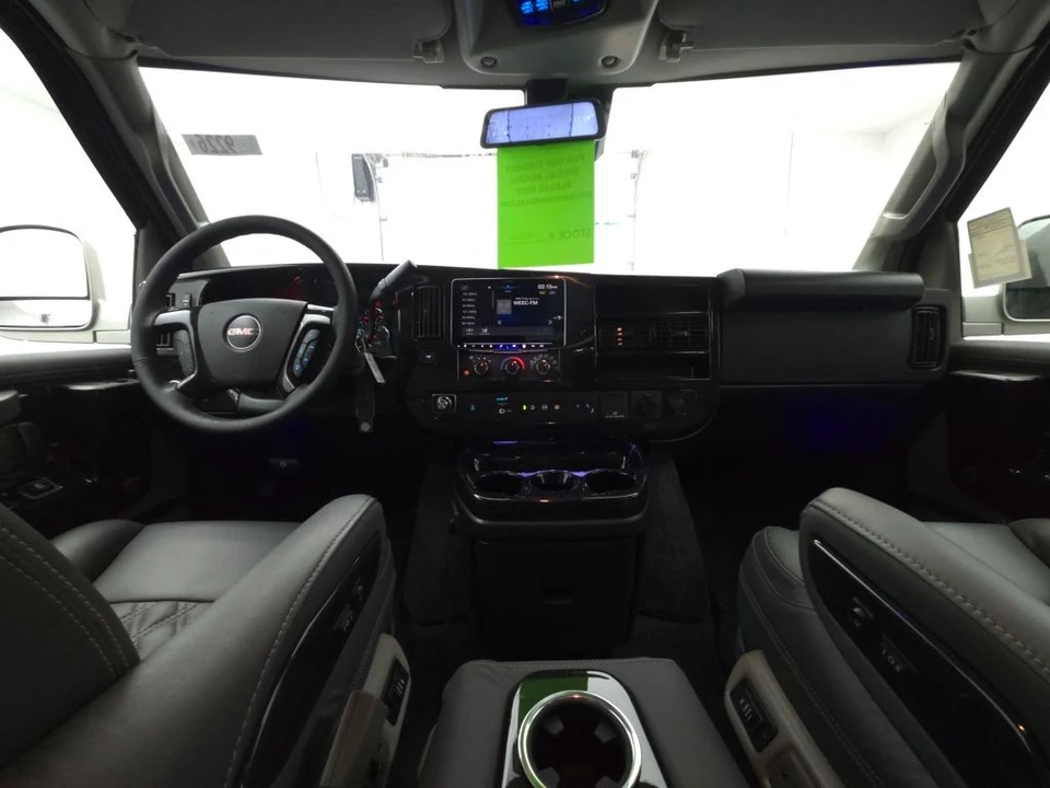 2025 GMC Savana - Image 10 of 21
