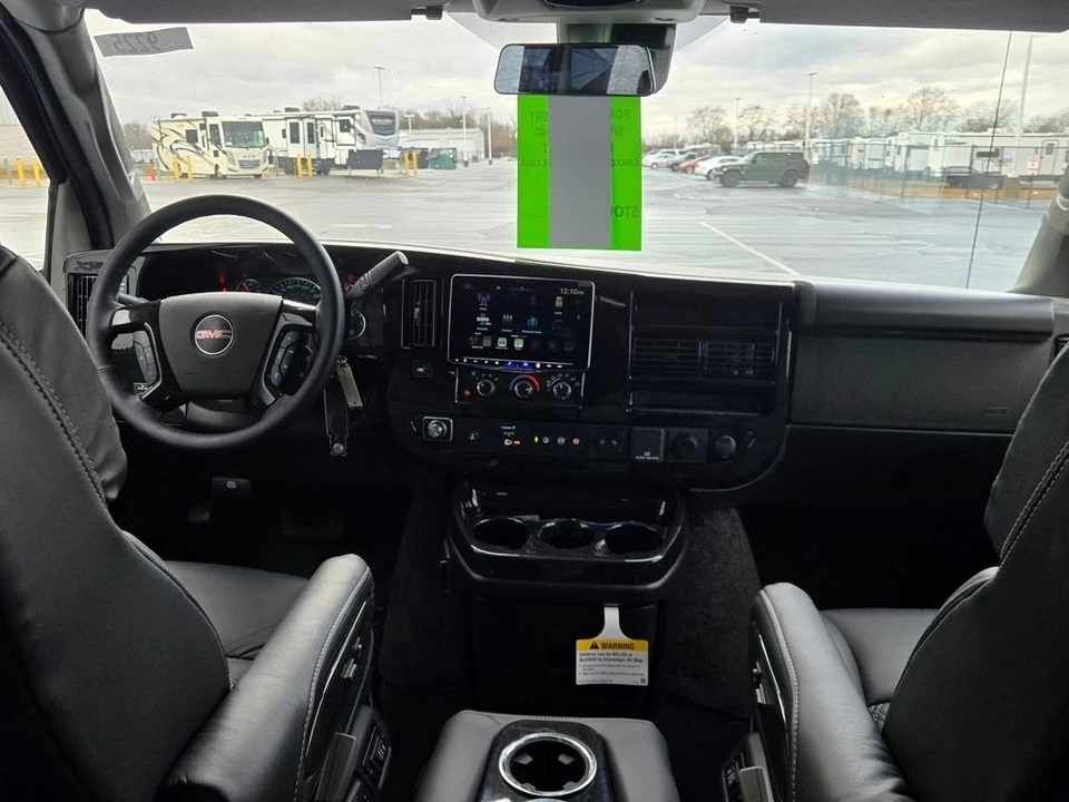 2025 GMC Savana - Image 8 of 12