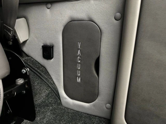2025 GMC Savana - Image 13 of 21