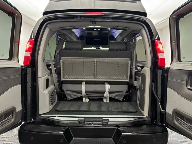 2025 GMC Savana - Image 10 of 21