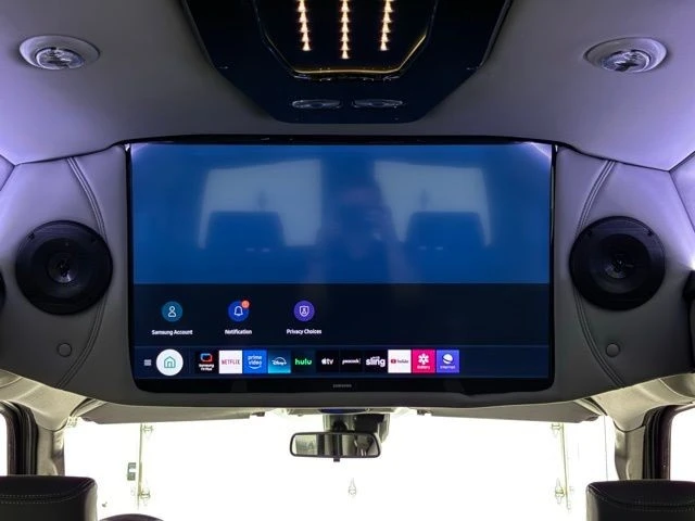 2025 GMC Savana - Image 4 of 21