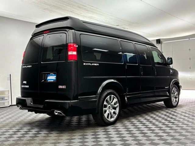 2025 GMC Savana - Image 8 of 21