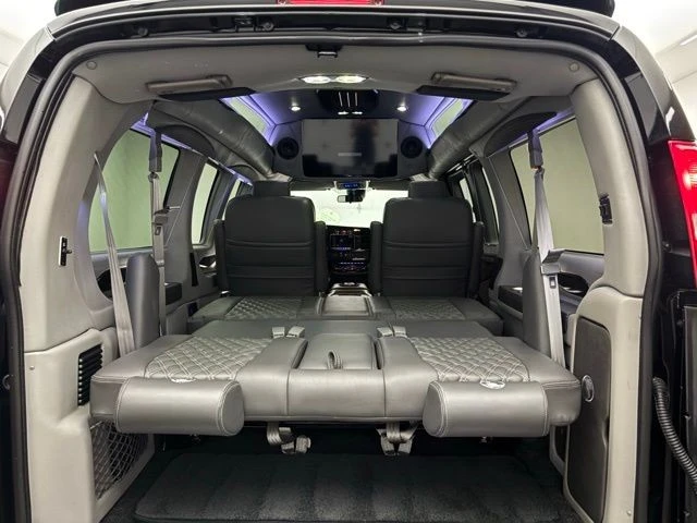 2025 GMC Savana - Image 11 of 21