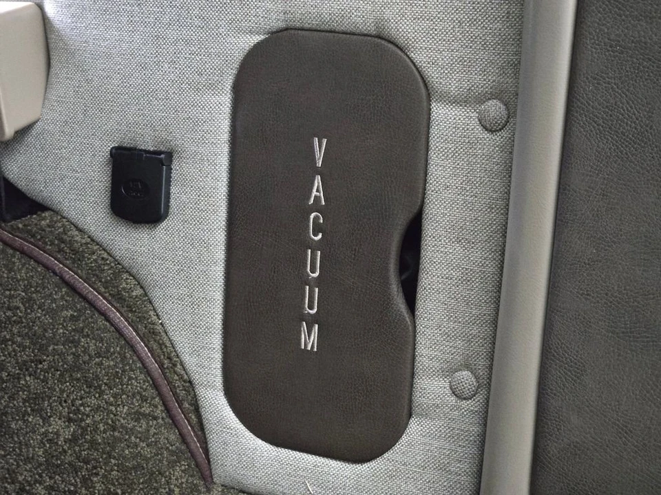 2025 GMC Savana - Image 15 of 21