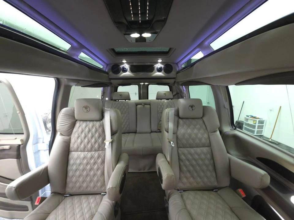 2025 GMC Savana - Image 2 of 12