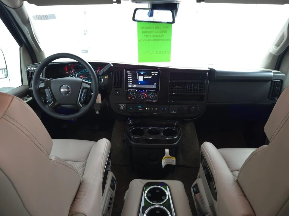2025 GMC Savana - Image 4 of 12