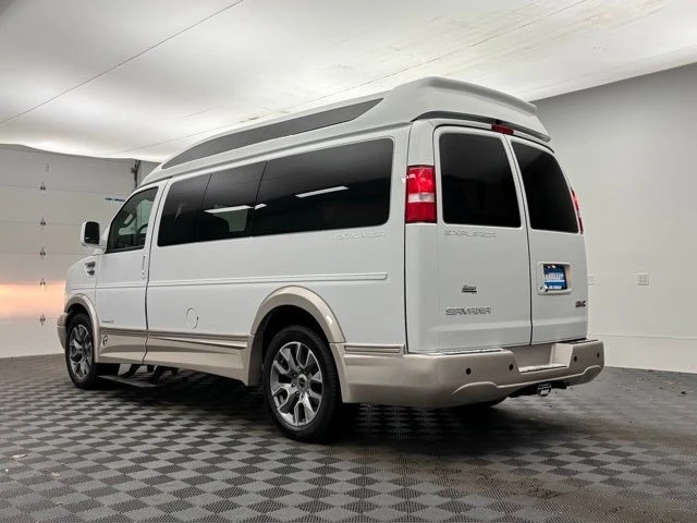 2025 GMC Savana - Image 10 of 21