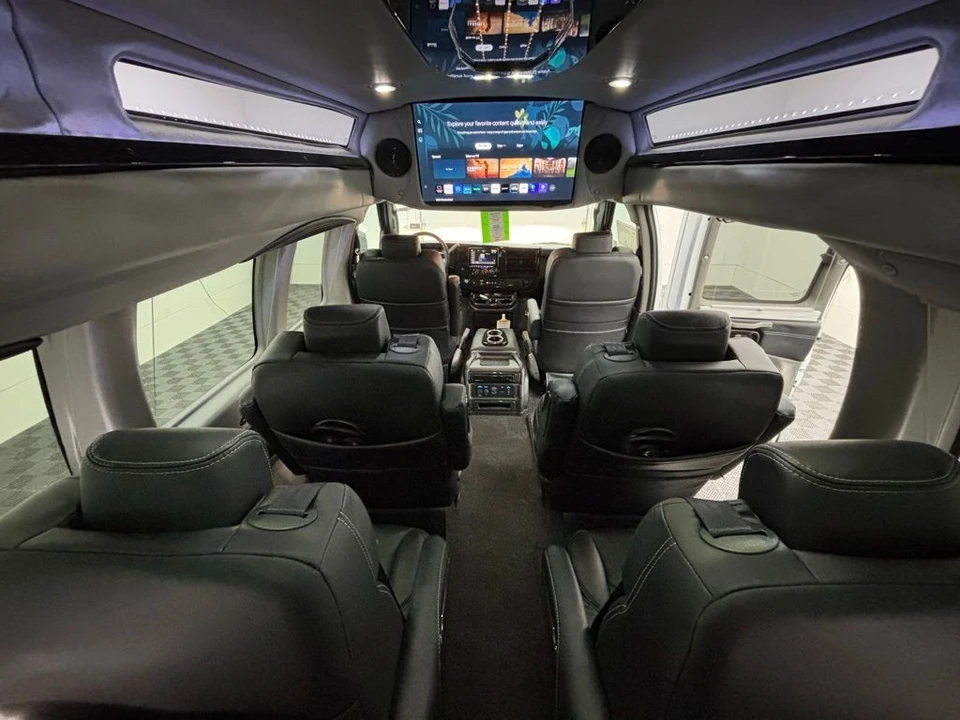 2025 GMC Savana - Image 3 of 21