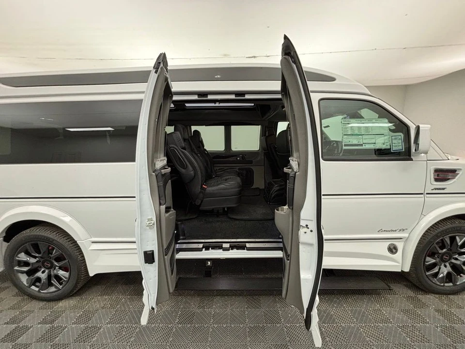 2025 GMC Savana - Image 6 of 21