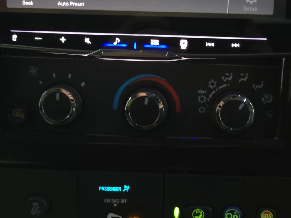 2025 GMC Savana - Image 21 of 21