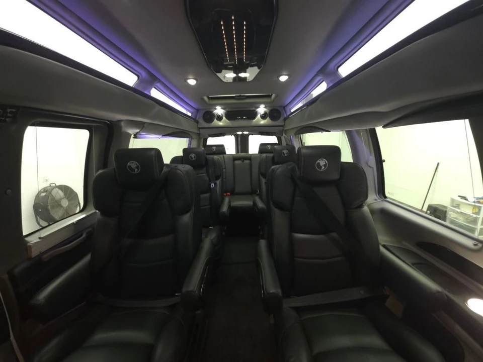 2025 GMC Savana - Image 2 of 21