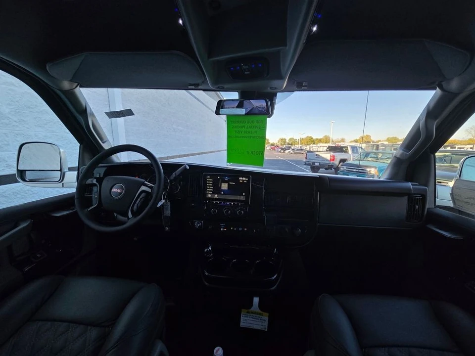2025 GMC Savana - Image 5 of 21