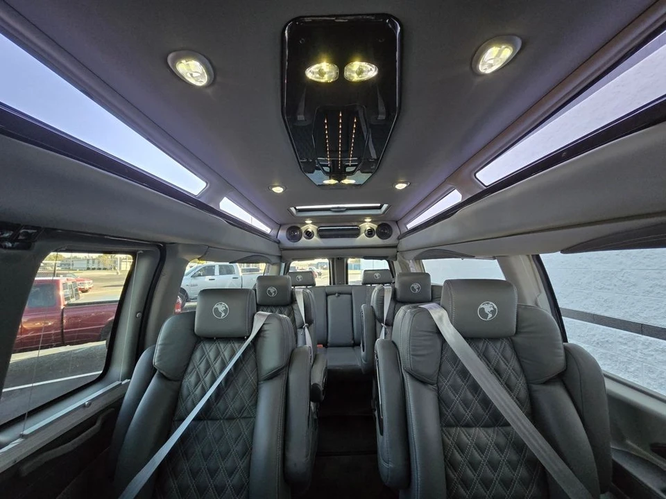 2025 GMC Savana - Image 2 of 21