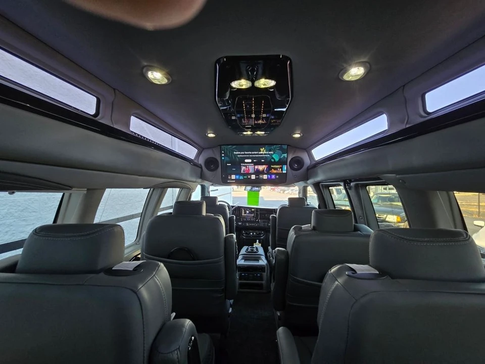 2025 GMC Savana - Image 3 of 21