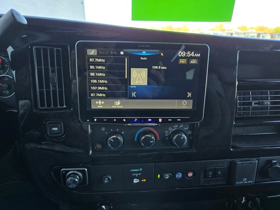 2025 GMC Savana - Image 10 of 21