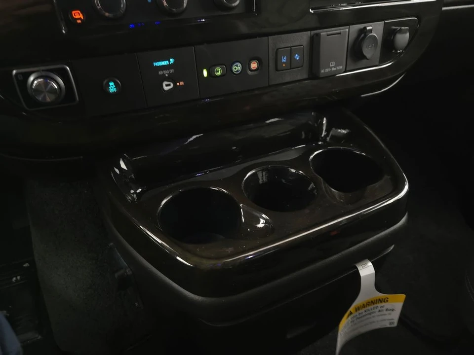 2025 GMC Savana - Image 21 of 21