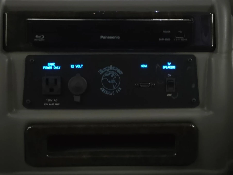 2025 GMC Savana - Image 6 of 21