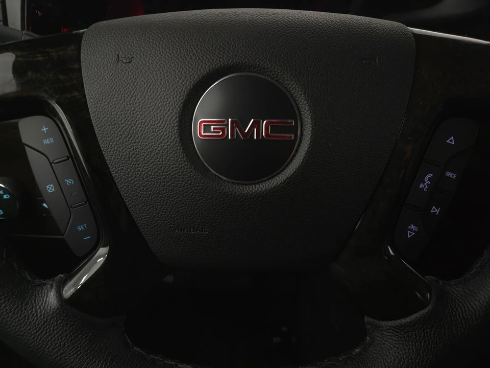 2025 GMC Savana - Image 16 of 21