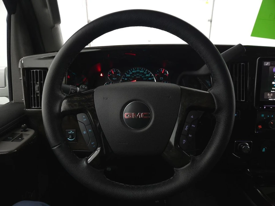 2025 GMC Savana - Image 15 of 21
