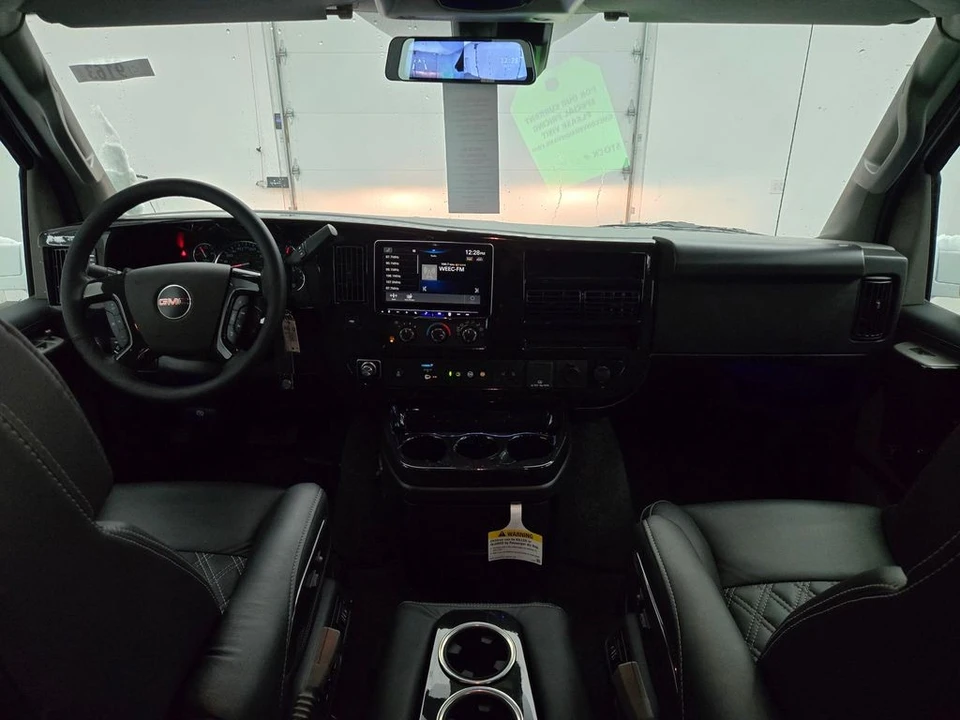 2025 GMC Savana - Image 19 of 21
