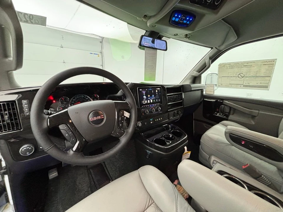 2025 GMC Savana - Image 9 of 21
