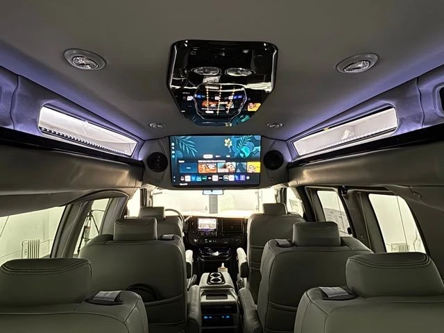 2025 GMC Savana - Image 3 of 21