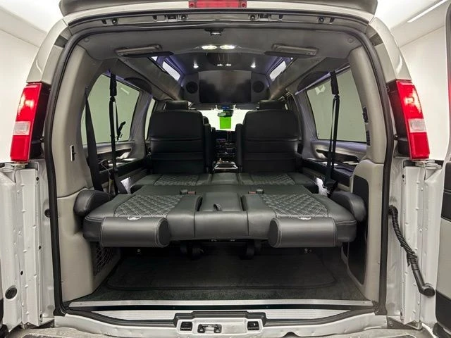 2025 GMC Savana - Image 12 of 21
