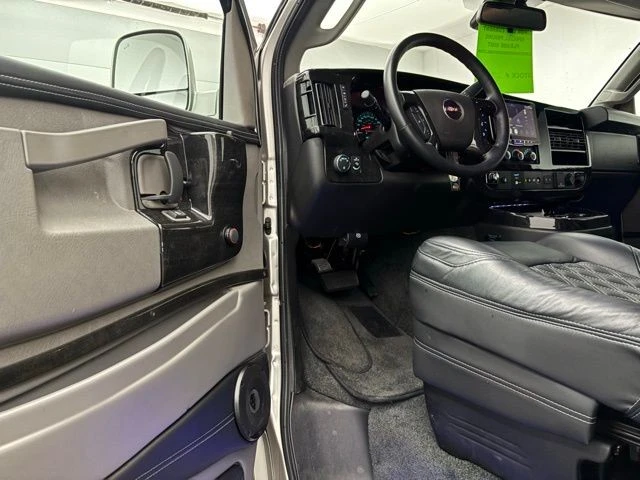 2025 GMC Savana - Image 21 of 21