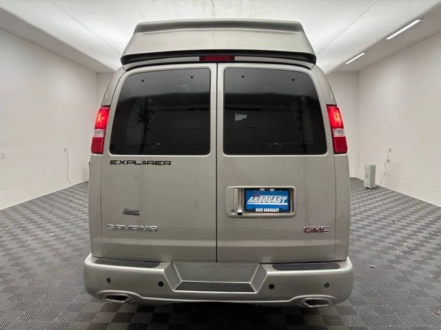 2025 GMC Savana - Image 9 of 12