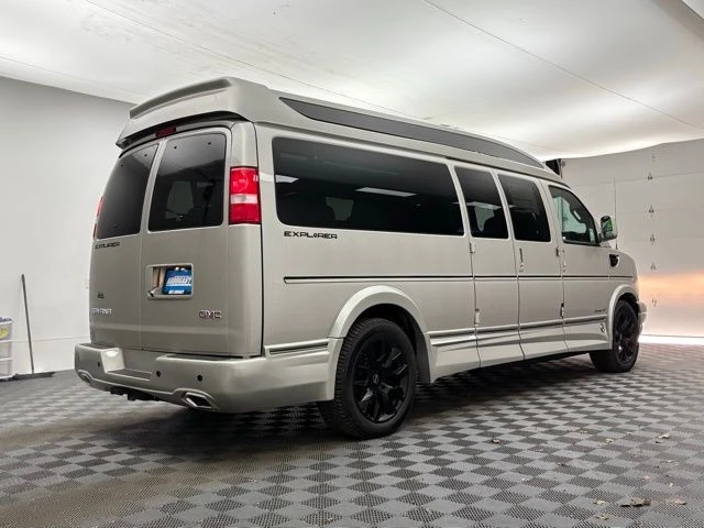 2025 GMC Savana - Image 8 of 21