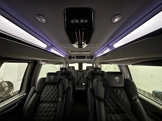 2025 GMC Savana - Image 2 of 21