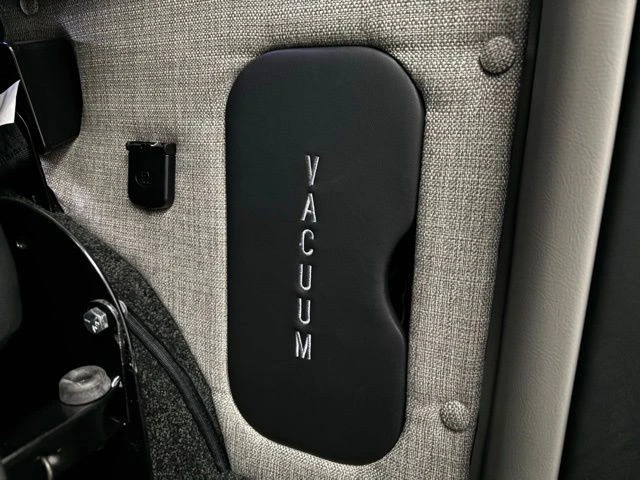 2025 GMC Savana - Image 11 of 21