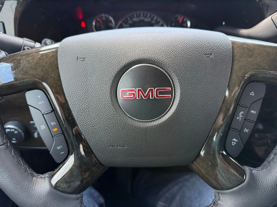 2025 GMC Savana - Image 21 of 21