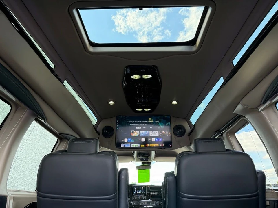 2025 GMC Savana - Image 8 of 21
