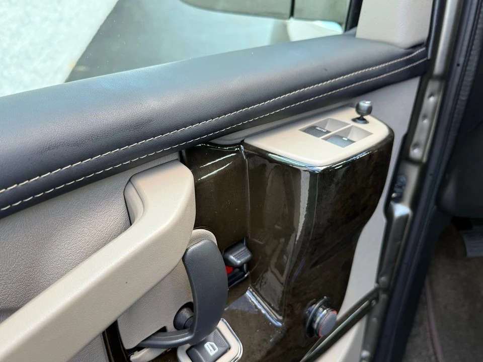 2025 GMC Savana - Image 17 of 21