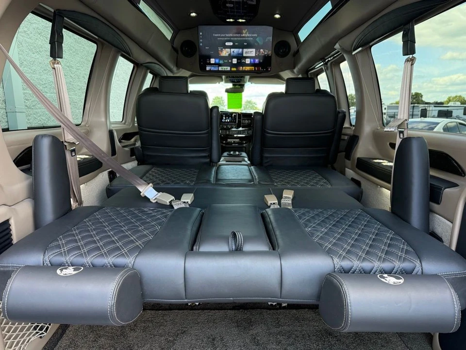 2025 GMC Savana - Image 6 of 21