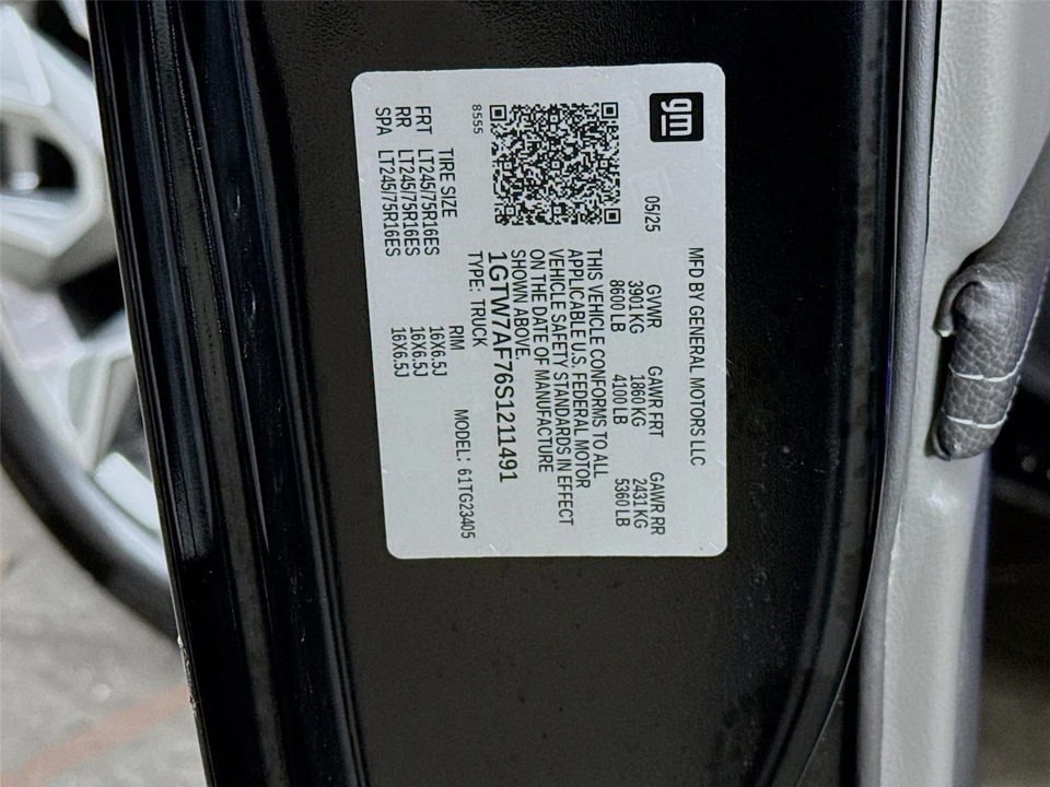 2025 GMC Savana - Image 13 of 14