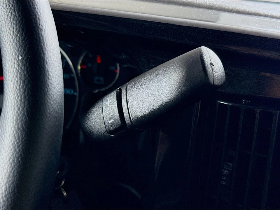 2025 GMC Savana - Image 6 of 21