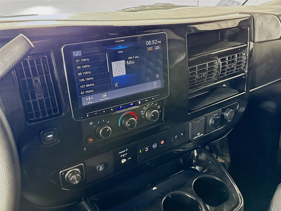 2025 GMC Savana - Image 8 of 21