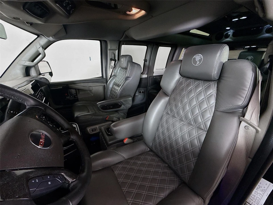 2025 GMC Savana - Image 2 of 14