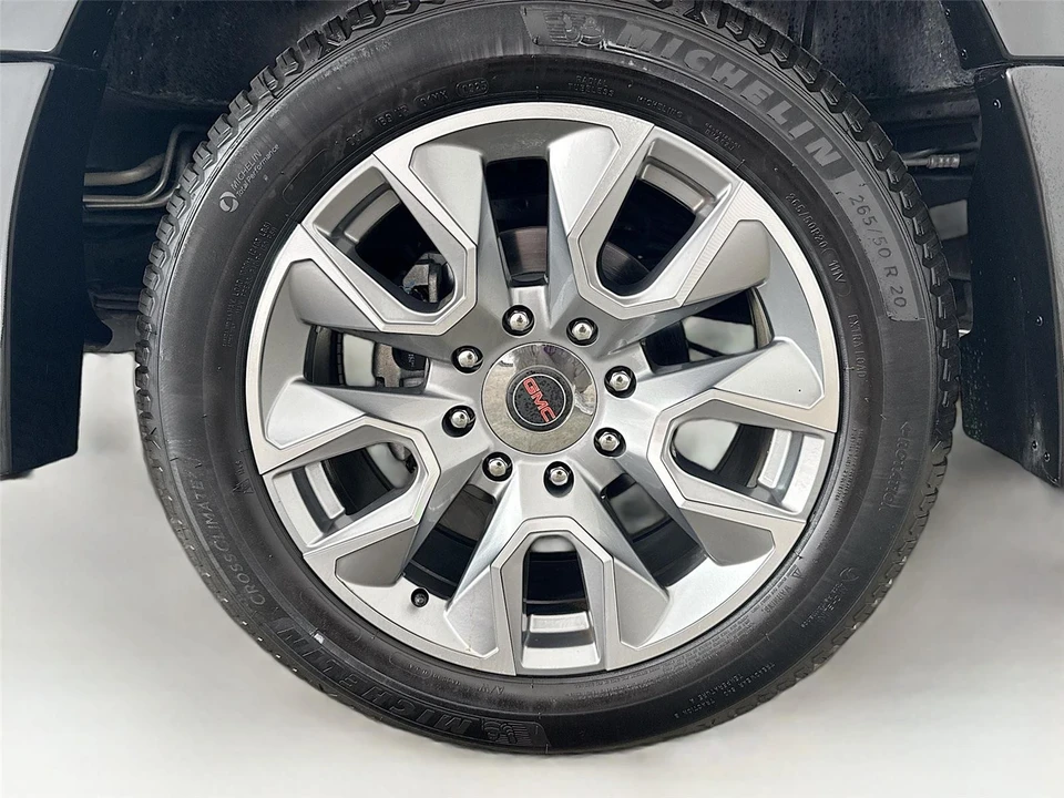 2025 GMC Savana - Image 14 of 21