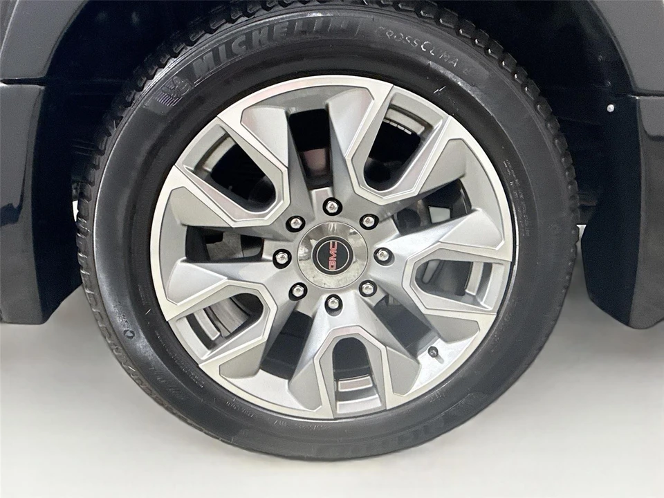 2025 GMC Savana - Image 20 of 21