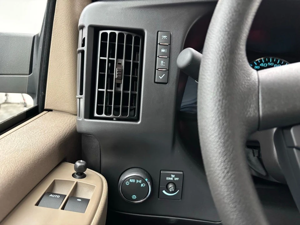 2025 GMC Savana - Image 21 of 21
