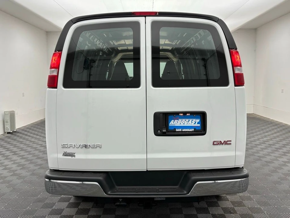 2025 GMC Savana - Image 6 of 21