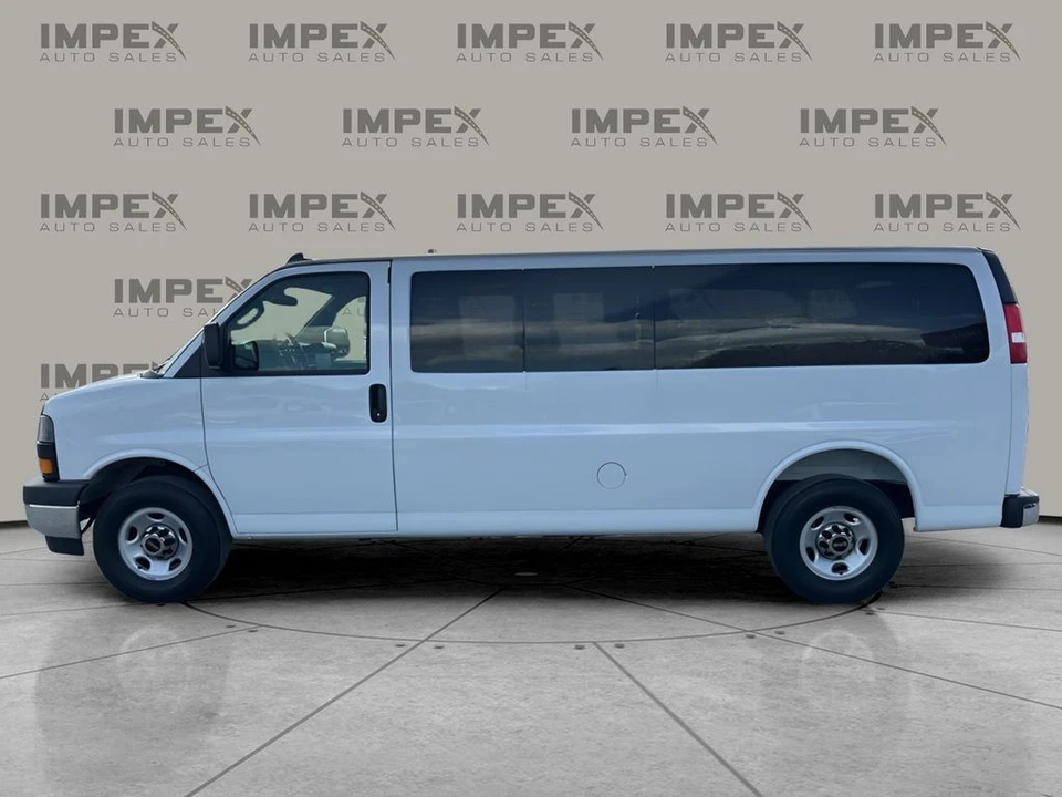 2025 GMC Savana - Image 2 of 21