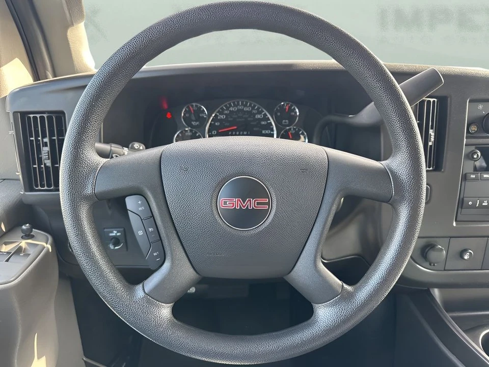 2025 GMC Savana - Image 12 of 21